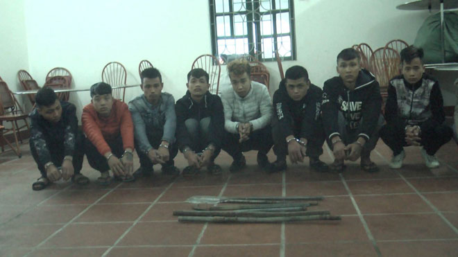 Nhóm thanh niên chặn xe xin tiền, phát livestream đối diện hình phạt cực nặng - 1