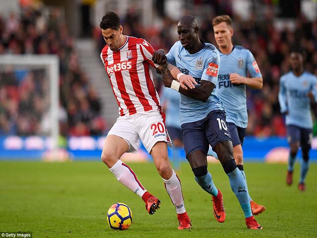 Bóng đá - Stoke - Newcastle: Chạy trốn tử thần, đòn kết liễu sắc lẹm