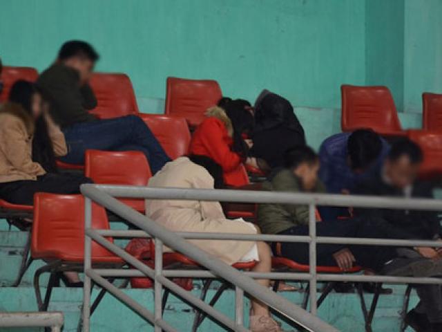 Pháp luật - Đột kích quán karaoke, cảnh sát phát hiện 67 "dân chơi" đang thác loạn