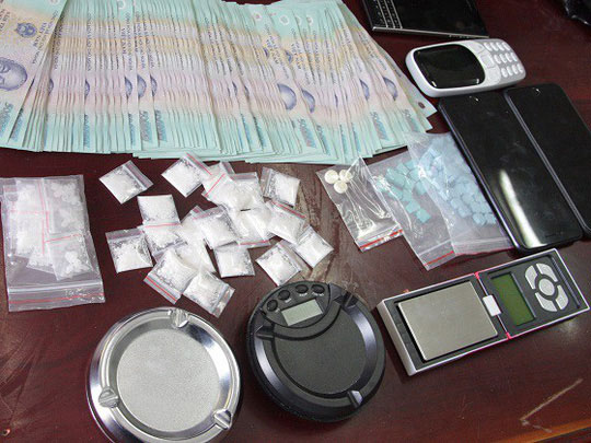 "Hot girl" cùng đồng bọn đem "hàng" từ TP HCM về Cần Thơ - 2