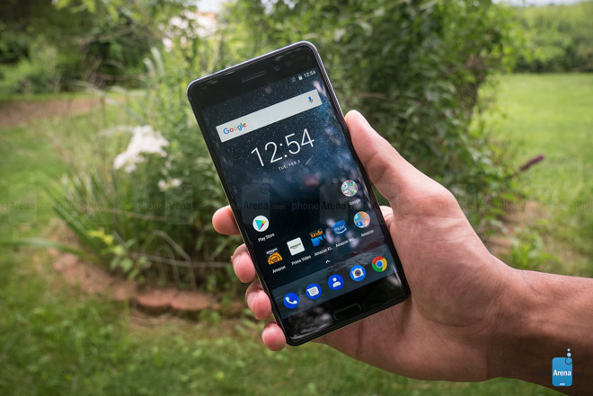 5 mẫu smartphone giá “chất” nhưng bị bỏ quên - 4