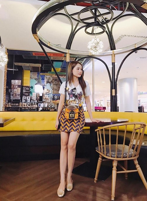 &#34;Bóng hồng 2 triệu đô&#34; của Trường Giang rất sành dùng túi hiệu - 3