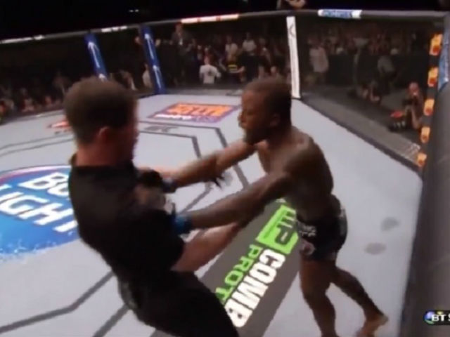 MMA: Võ sỹ ăn đòn sinh ”bẩn tính”, đấm trọng tài sưng mặt