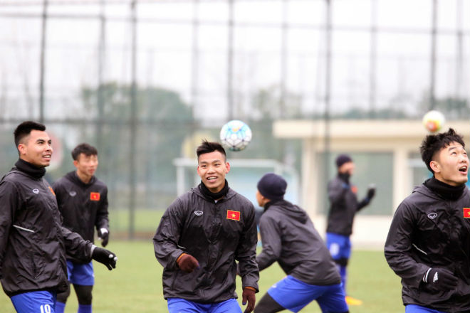 U23 Việt Nam luyện công khí thế, thời tiết ủng hộ, nhận &#34;quà&#34; bất ngờ - 7