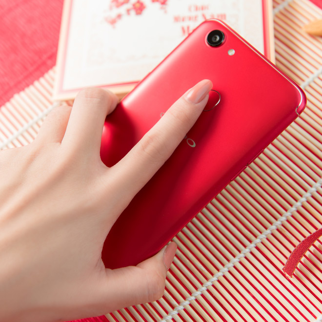 Đặt ngay điện thoại F5 đỏ cho cả năm may mắn - 4