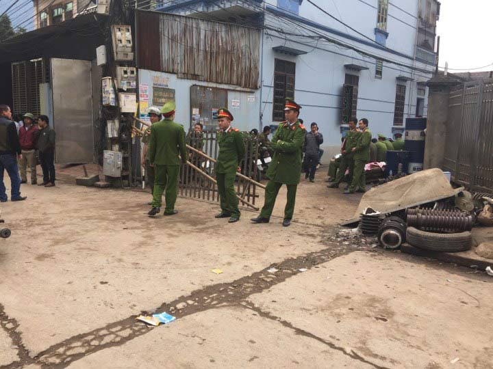 Nóng 24h qua: Bố chồng chém chết con dâu trong lễ cúng 49 ngày con trai - 3