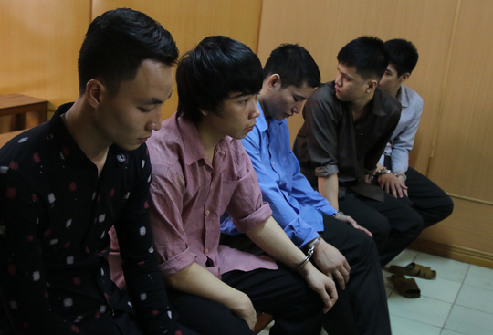 Đằng sau một vụ xin đểu - 1