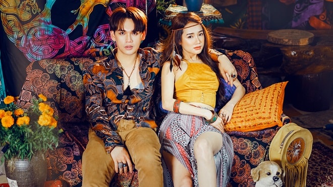 Nhã Phương khoe vóc dáng gợi cảm bên trai lạ - 2