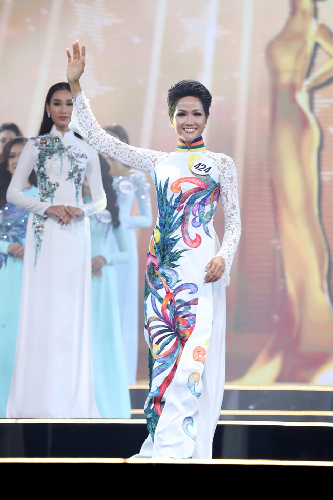 Khoảnh khắc đẹp mê hồn của top 3 Hoa hậu Hoàn vũ - 7