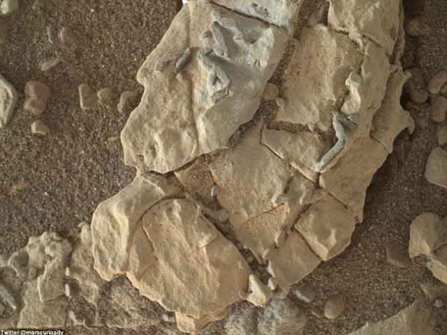 Phi thường - kỳ quặc - Phát hiện vật thể kỳ lạ hình que trên sao hỏa