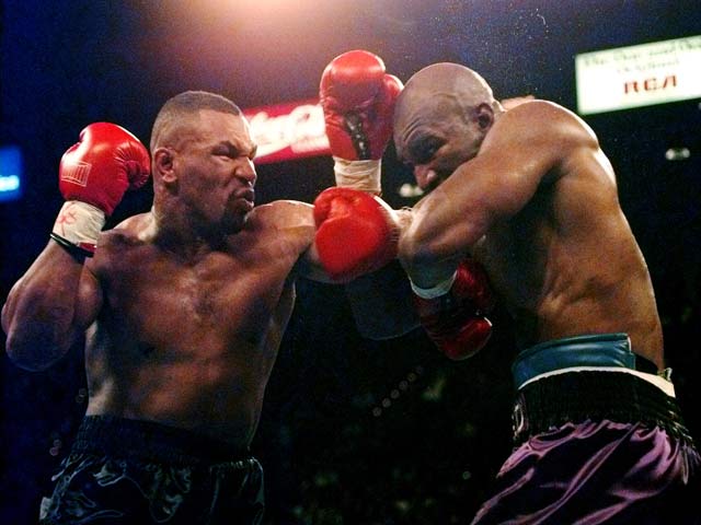 Thể thao - Huyền thoại Mike Tyson: Cú đấm thép sức nặng “dời non lấp biển”