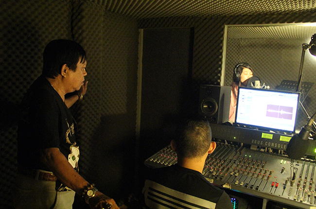 "Vua Bolero" Vinh Sử: Tuổi 75 một mình sau 3 đời vợ, thu nhập trăm triệu đồng một tháng - 1