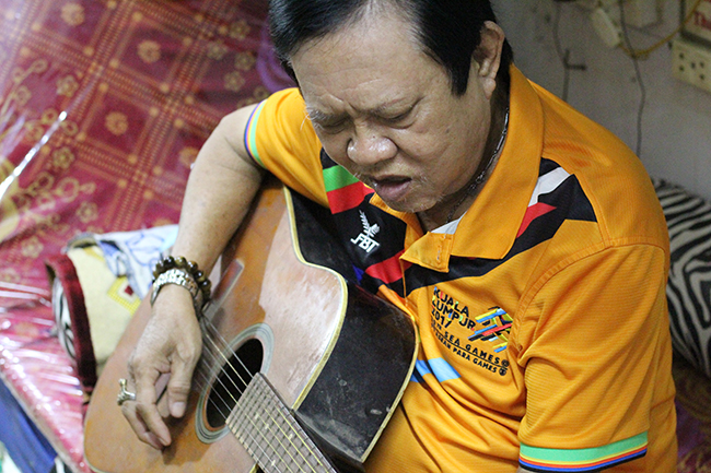 "Vua Bolero" Vinh Sử: Tuổi 75 một mình sau 3 đời vợ, thu nhập trăm triệu đồng một tháng - 4