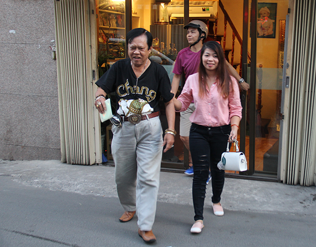 "Vua Bolero" Vinh Sử: Tuổi 75 một mình sau 3 đời vợ, thu nhập trăm triệu đồng một tháng - 2