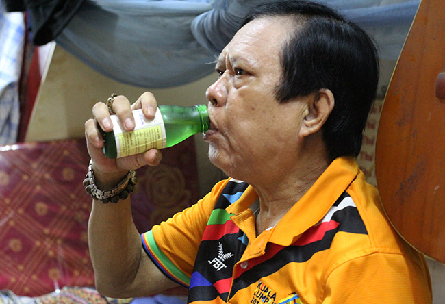 "Vua Bolero" Vinh Sử: Tuổi 75 một mình sau 3 đời vợ, thu nhập trăm triệu đồng một tháng - 7