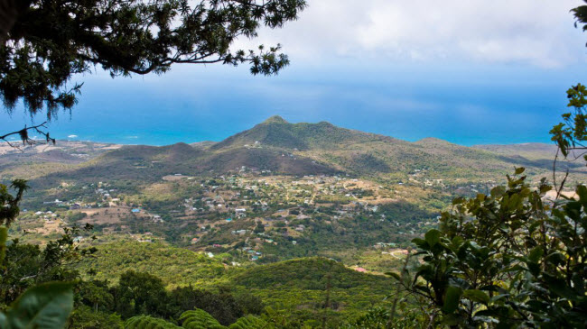 Nevis, Mỹ: Những người hâm mộ sân khấu Broadway sẽ có một trải nghiệm tuyệt vời khi thăm Nevis, nơi sinh thành của Alexander Hamilton. Ngoài ra, du khách có thể tận hưởng nhiều điều thú vị trên các bãi biển cát trắng.