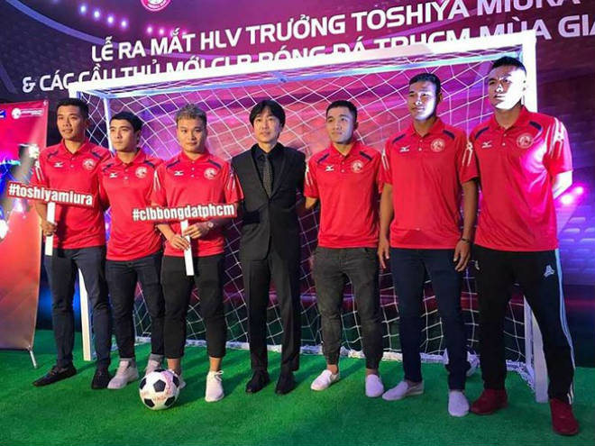 CLB TP.HCM đổ tiền mua HLV và cầu thủ - 1