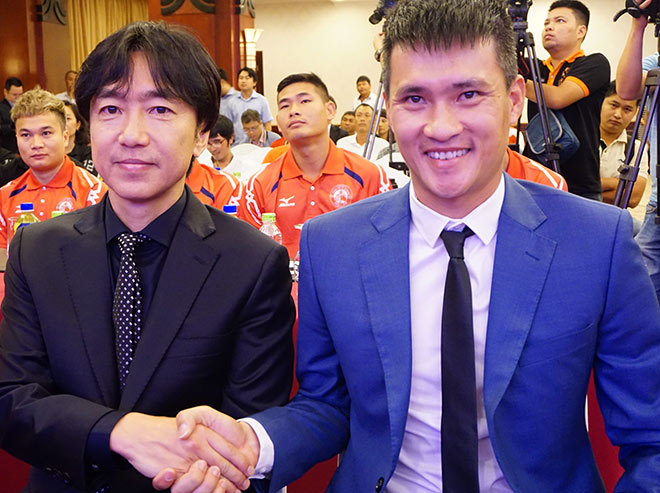 Sếp Công Vinh mua “bom tấn” Possebon: V-League cũng có Paul Scholes - 1