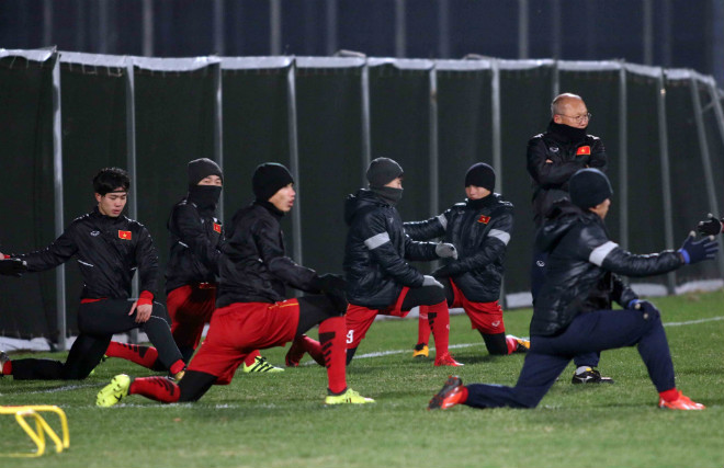 U23 Việt Nam: Thầy trò HLV Park Hang Seo hóa &#34;chiến binh Ninja&#34; - 7