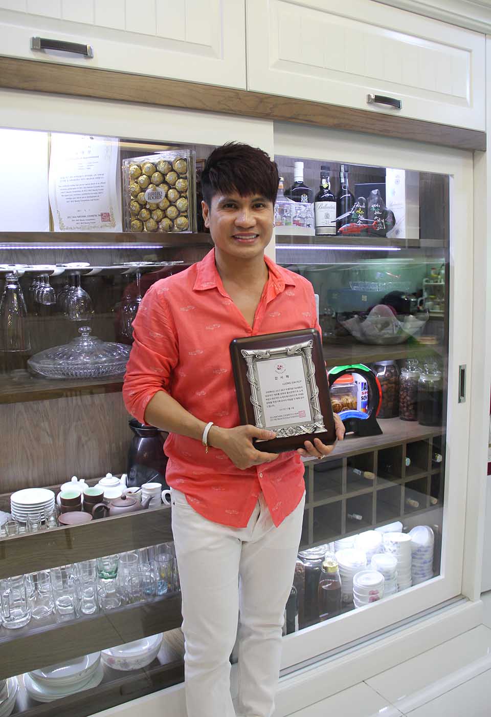 "Vua nhạc sàn" Lương Gia Huy cô đơn trong căn hộ 4 tỷ đồng tại Sài Gòn - 14