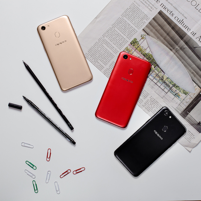 Hồi cuối năm 2017, Oppo đã trình làng dòng F5 6GB Red với màu đỏ ấn tượng và bộ nhớ RAM nâng cấp lên 6GB để mở rộng dãy sản phẩm thuộc F5 series.