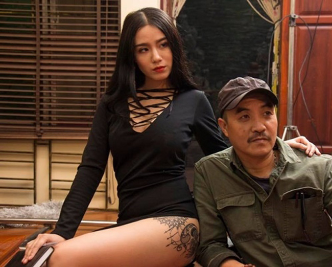 Hot girl Linh Miu là một trong số gương mặt trẻ thường góp mặt trong các cảnh quay sexy của phim hài Tết. Trong bộ phim mới do Quốc Quân đạo diễn, Linh Miu tiếp tục được giao một vai táo bạo.