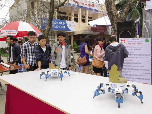 Tuyển sinh ĐH, CĐ năm 2018: “Nở rộ” ngành, khối xét tuyển mới - 1