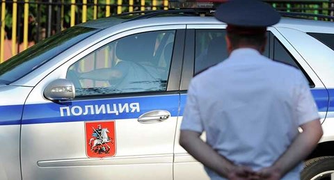 Video: Cảnh sát Nga truy đuổi, bắn xe vi phạm như phim hành động - 1