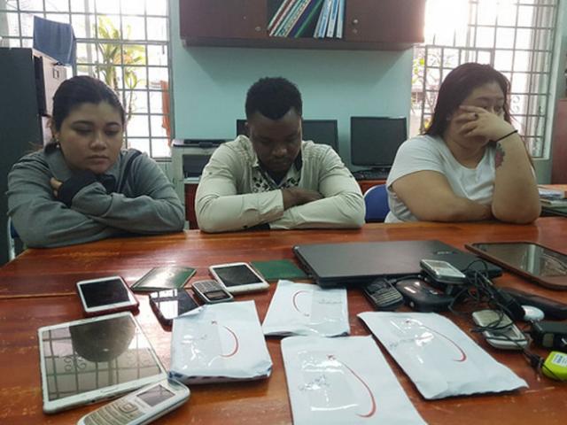 Pháp luật - 19 "quý bà" sụp bẫy trai lạ, mất 9 tỉ đồng