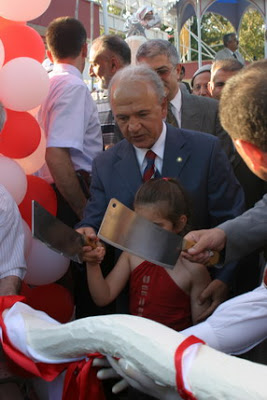 Độc đáo loại kem phải dùng dao chặt và biến hóa như ảo thuật - 6