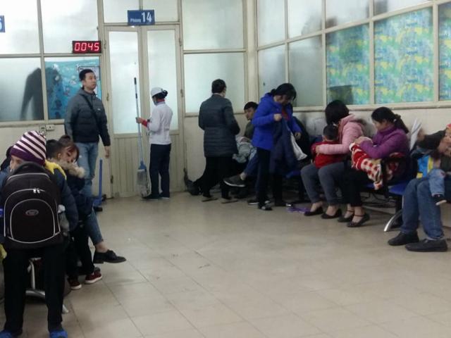 Tin tức trong ngày - HN: Rét cắt da cắt thịt, đã có người liệt mặt, méo miệng nhập viện