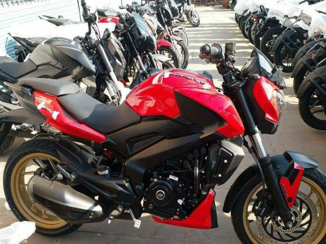 Thế giới xe - 2018 Bajaj Dominar 400 mới về đại lý, đấu KTM 390 Duke