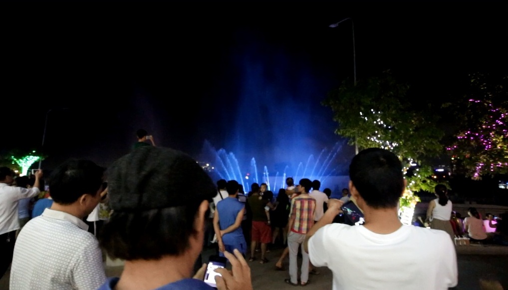 Đã mắt với nhạc nước “cực chất” ở khu Nam Sài Gòn - 9