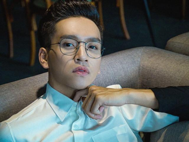 Ca nhạc - MTV - Bạch Công Khanh làm chàng trai si tình ngây ngô trong MV