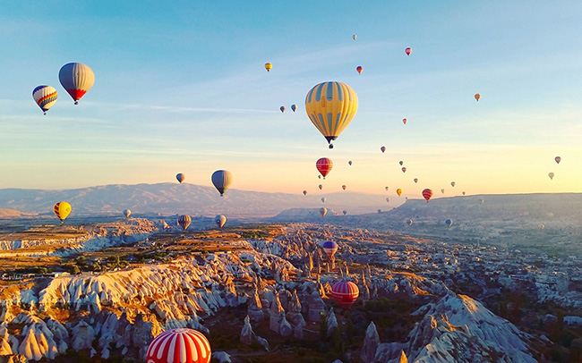 Thiên đường khinh khí cầu xuất hiện trên bầu trời Cappadocia, Thổ Nhĩ Kỳ
