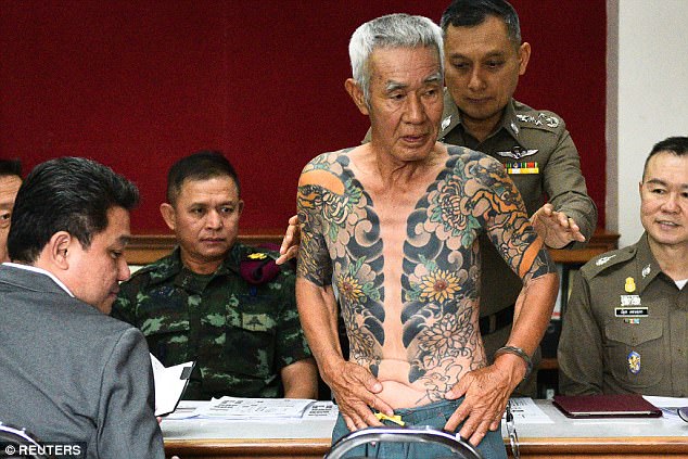 Trùm mafia Nhật Bản bị bắt vì lộ hình xăm trên mạng - 2
