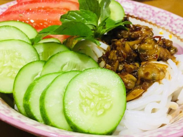 Ẩm thực - Bún nghêu: Ăn chơi mà no!