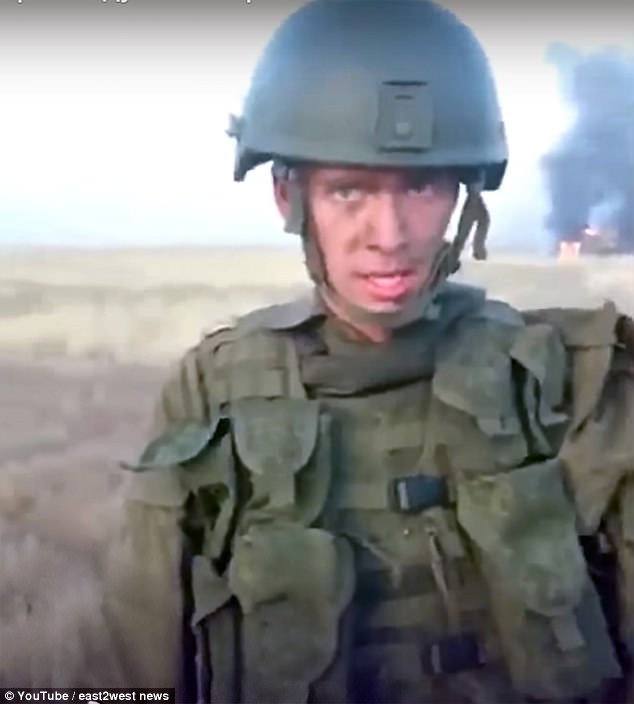 Lính Nga lỡ tay thiêu cháy tan tành xe bọc thép 500.000 USD - 1
