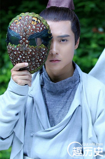 Bất ngờ với dung mạo của sao nam khi tháo bỏ mặt nạ - 3