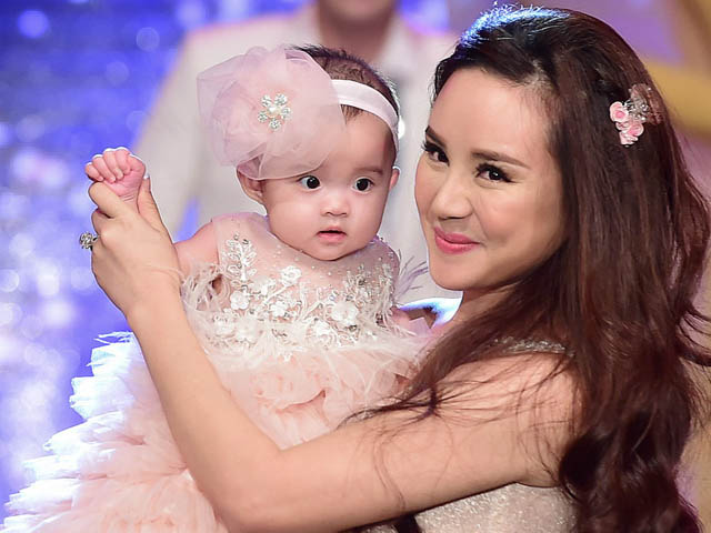 Đời sống Showbiz - Con gái của Vy Oanh và chồng đại gia hơn 15 tuổi gây chú ý hơn cả mẹ