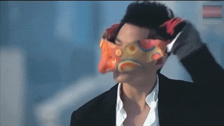 Bất ngờ với dung mạo của sao nam khi tháo bỏ mặt nạ - 4