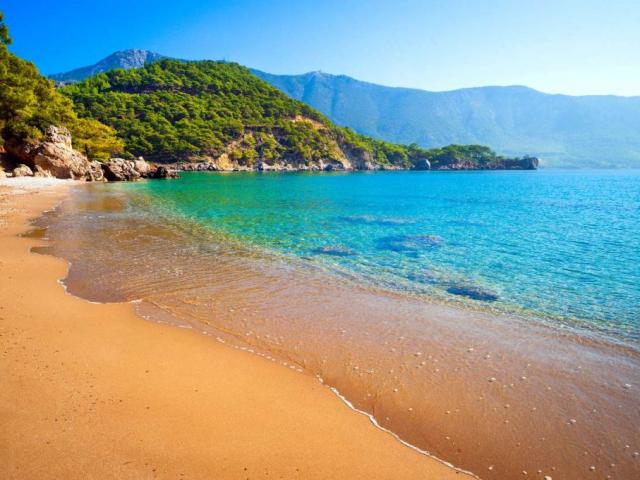 Du lịch - Những bãi biển đẹp "thần sầu" nhất định phải đến trong năm 2018