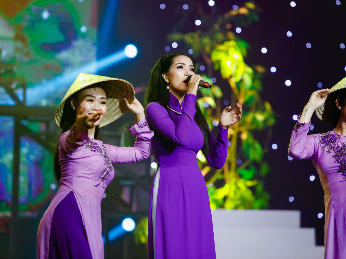 Sầu nữ Bolero: “Cát-xê của tôi cao không phải nhờ Quang Lê” - 2