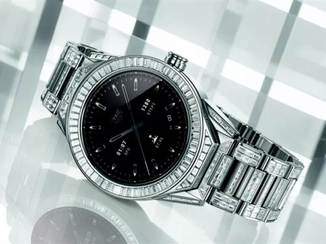 Tài chính - Bất động sản - Đồng hồ thông minh đắt nhất thế giới: nạm 589 viên kim cương, trị giá 4,4 tỷ đồng