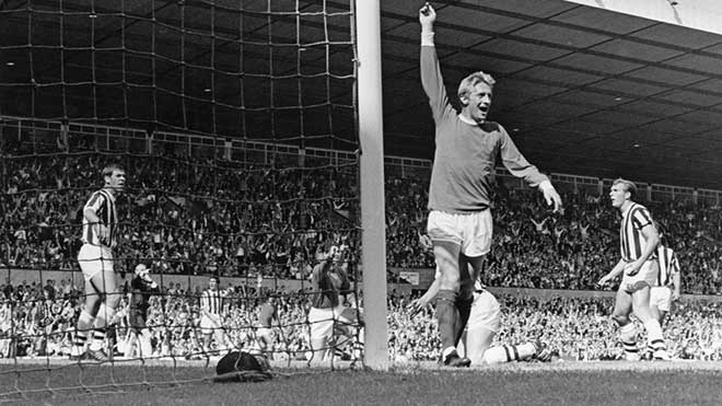 Sự kiện lịch sử 18/1: MU ra mắt bộ ba thần thánh, M-S-N phải ngước nhìn - 4