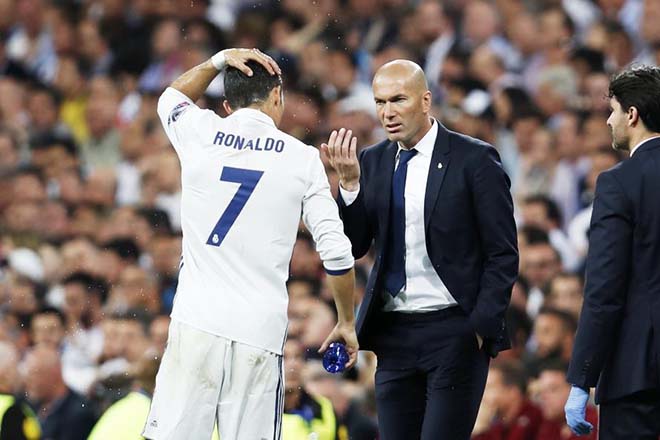 Real khốn khó: Chán “chân gỗ” Ronaldo, Zidane tới Chelsea làm thầy Hazard - 1
