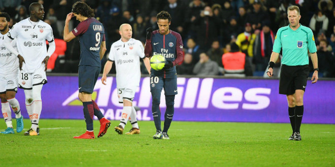 PSG &#34;giam&#34; Neymar, hết cửa đến Real: Thiên tài bị Paris ghẻ lạnh - 1
