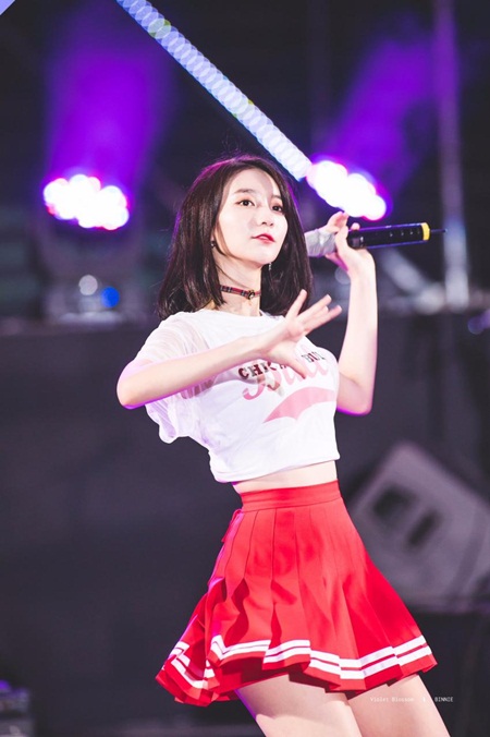 Vòng eo quá nhỏ luôn phải "buộc quần túm áo" của mỹ nhân Hàn - 5