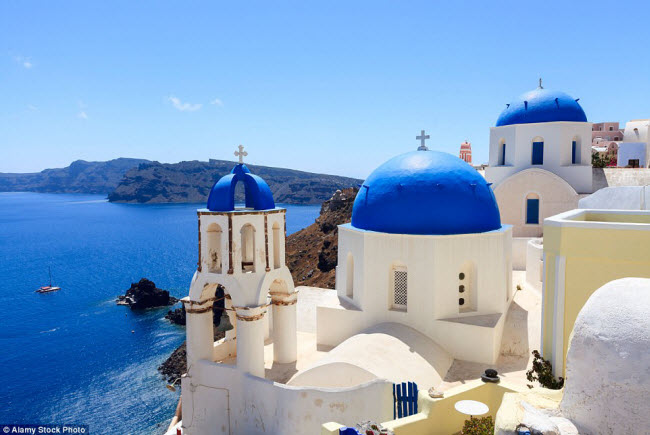 Những điểm du lịch được nhuộm màu xanh đẹp mê mẩn khắp thế giới - 1