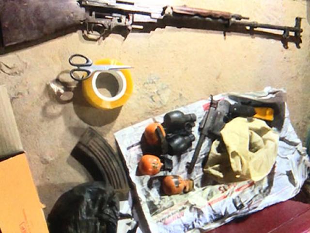 Pháp luật - Triệt phá “xưởng” sản xuất ma túy lớn trong trang trại, thu nhiều vũ khí nóng